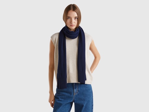 Фото ракурс 2 - Женский синий шарф Benetton артикул 1002DU01E 016 25A