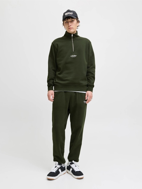 Фото ракурс 5 - Мужские зеленые штаны Jack & Jones артикул 12278943 Duffel Bag FW2025