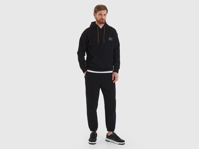 Мужское черное худи Benetton артикул 30LXU201L 100 24A Фото ракурс 3 - Мужское черное худи Benetton артикул 30LXU201L 100 24A