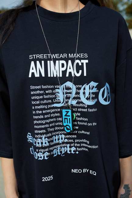 Женская синяя футболка EQUILIBRI артикул NW291003 100 NAVY BLUE SS2025 Фото ракурс 4 - Женская синяя футболка EQUILIBRI артикул NW291003 100 NAVY BLUE SS2025