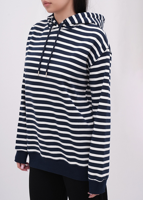 Фото ракурс 3 - Женское синее худи EQUILIBRI артикул W232 013 000 NAVY BLUE FW2025