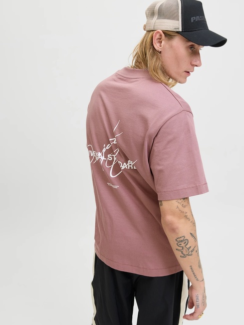 Чоловіча рожева футболка Jack & Jones артикул 12283351 Grape Shake FW2025 Фото ракурс 6 - Чоловіча рожева футболка Jack & Jones артикул 12283351 Grape Shake FW2025