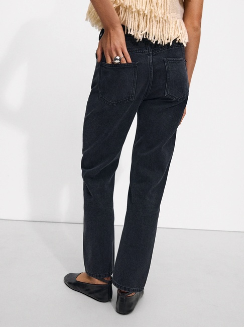 Жіночі чорні джинси Parfois артикул 227455 _BK FW2025 Фото ракурс 2 - Жіночі чорні джинси Parfois артикул 227455 _BK FW2025