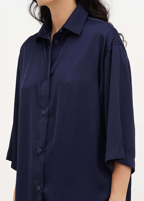 Женская синяя рубашка EQUILIBRI артикул W491 070 100 NAVY BLUE SS2025 Фото ракурс 3 - Женская синяя рубашка EQUILIBRI артикул W491 070 100 NAVY BLUE SS2025