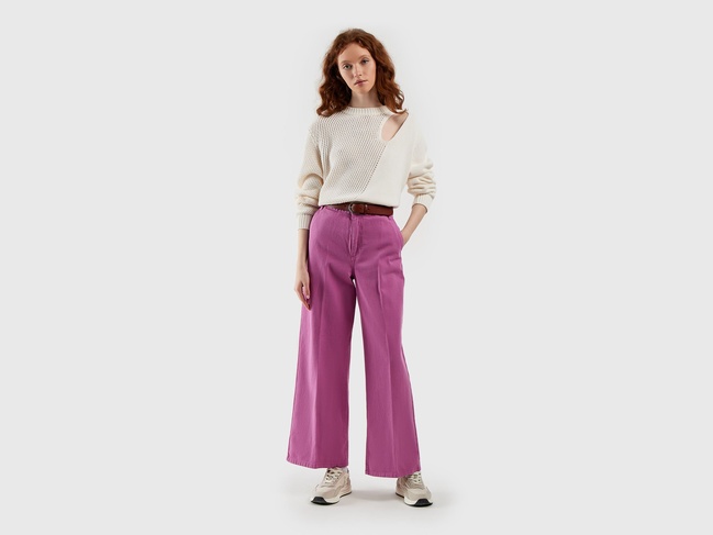 Фото ракурс 4 - Женские розовые брюки Benetton артикул 4DUKDF032 0K9 23P