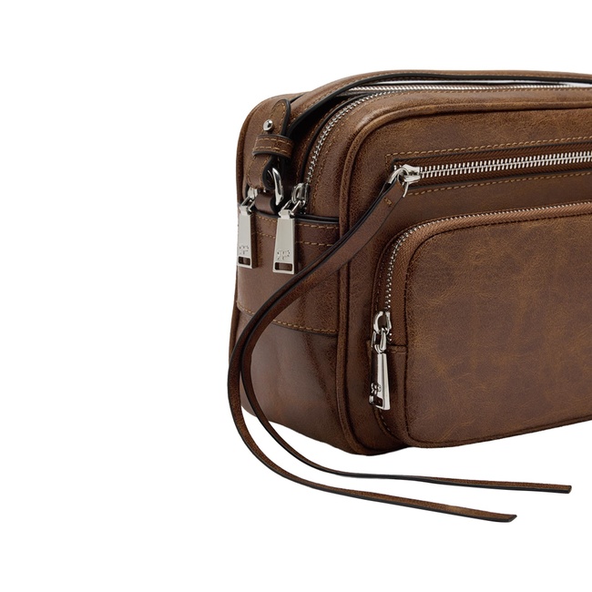 Женская коричневая сумка Parfois артикул 239716 _CA FW2025 Фото ракурс 3 - Женская коричневая сумка Parfois артикул 239716 _CA FW2025