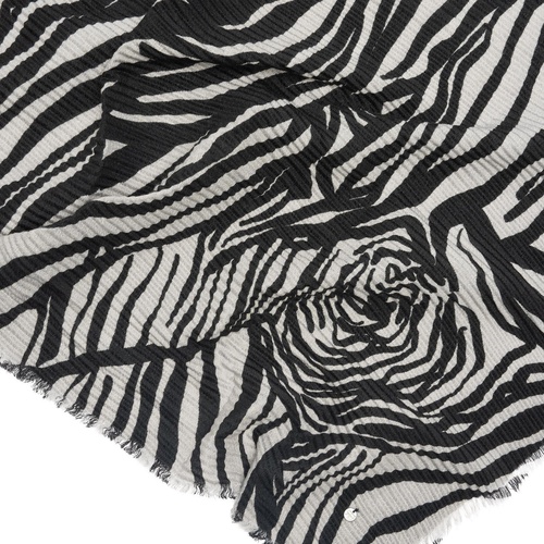 Фото ракурс 2 - Жіночий чорний шарф Parfois артикул 240318 _DM FW2025