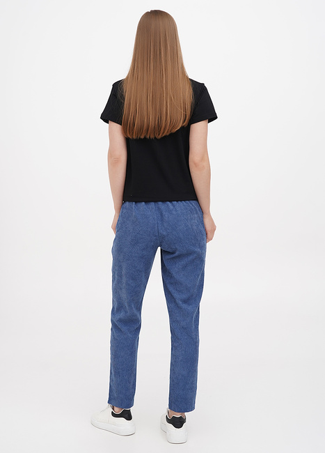 Фото ракурс 2 - Жіночі сині брюки EQUILIBRI артикул VLN Pant Velvet 2 Blue SS2024