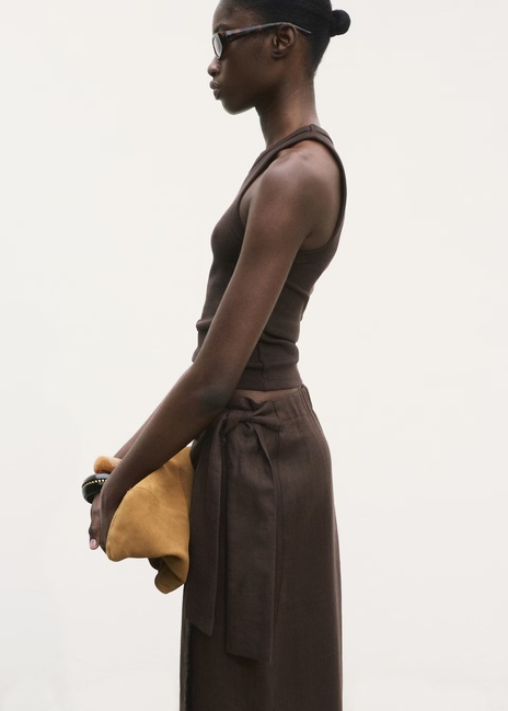 Жіноча коричнева спiдниця Mango артикул 17011289 32 1 season Фото ракурс 4 - Жіноча коричнева спiдниця Mango артикул 17011289 32 1 season