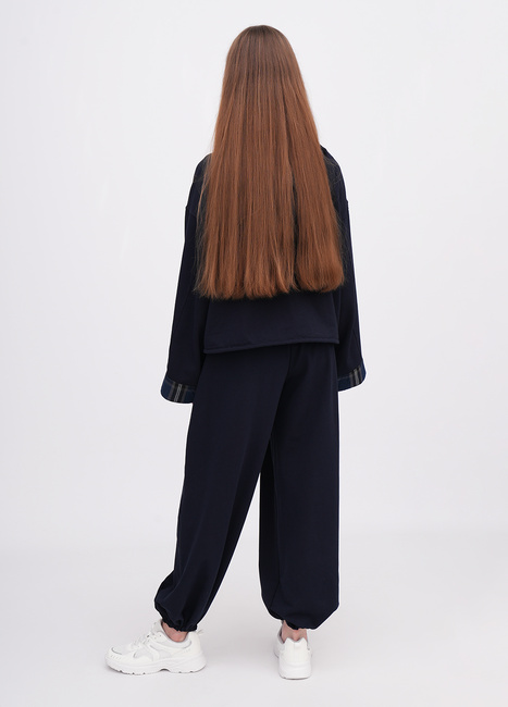 Женские синие штаны EQUILIBRI артикул NW291005 200 NAVY BLUE FW2025 Фото ракурс 2 - Женские синие штаны EQUILIBRI артикул NW291005 200 NAVY BLUE FW2025