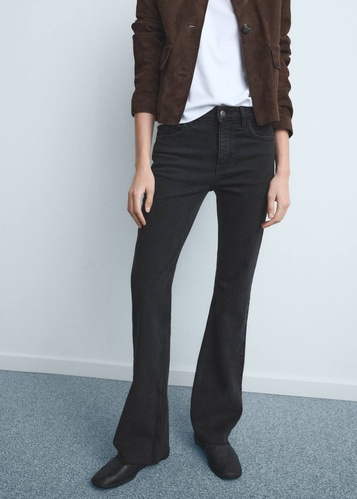 Фото ракурс 1 - Женские черные джинсы Mango артикул 27011236 TN 2 season