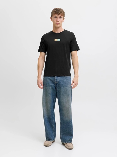 Мужская черная футболка Jack & Jones артикул 12278509 Black FW2025 Фото ракурс 4 - Мужская черная футболка Jack & Jones артикул 12278509 Black FW2025