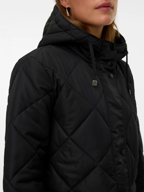 Женская черная куртка Vero Moda артикул 10331504 Black FW2025 Фото ракурс 5 - Женская черная куртка Vero Moda артикул 10331504 Black FW2025