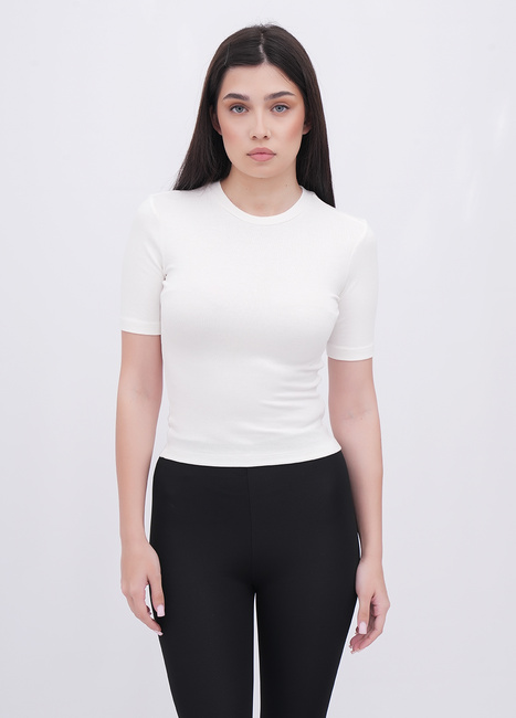 Женская белая футболка EQUILIBRI артикул W213 105 000 White FW2025 Фото ракурс 1 - Женская белая футболка EQUILIBRI артикул W213 105 000 White FW2025