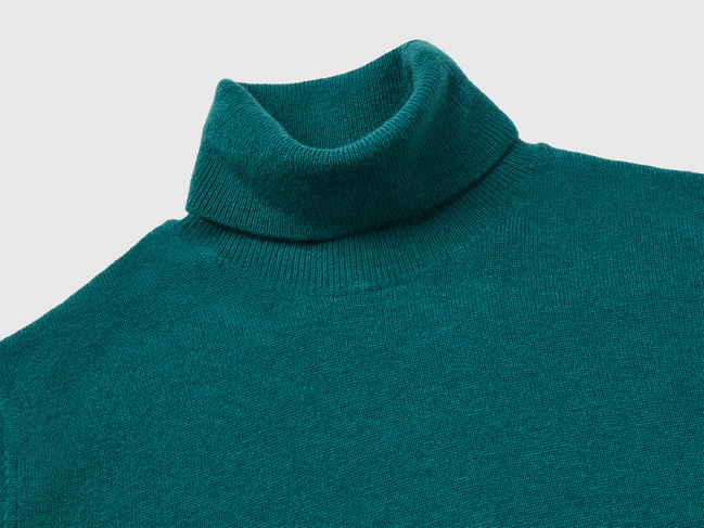 Жіноча зелена водолазка Benetton артикул 1002D2348 0C5 25A Фото ракурс 3 - Жіноча зелена водолазка Benetton артикул 1002D2348 0C5 25A