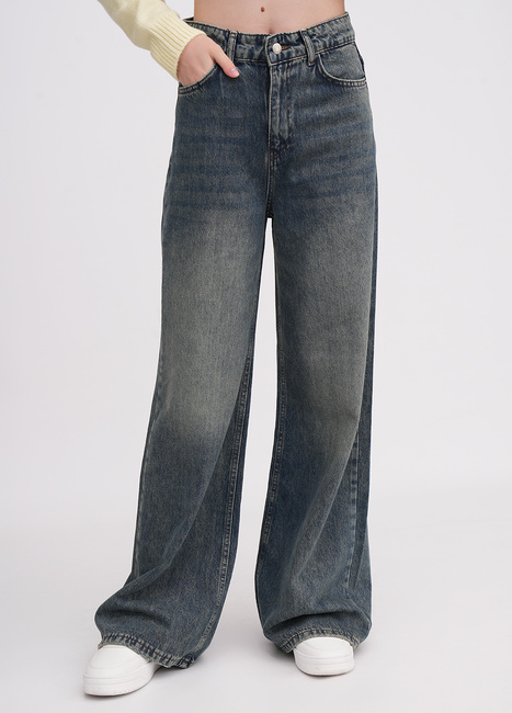 Женские синие джинсы EQUILIBRI артикул W568 023 000 NAVY BLUE FW2025 Фото ракурс 1 - Женские синие джинсы EQUILIBRI артикул W568 023 000 NAVY BLUE FW2025