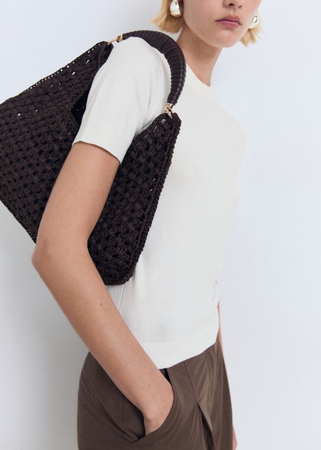 Женский молочный джемпер Mango артикул 17091198 05 1 season Фото ракурс 1 - Женский молочный джемпер Mango артикул 17091198 05 1 season