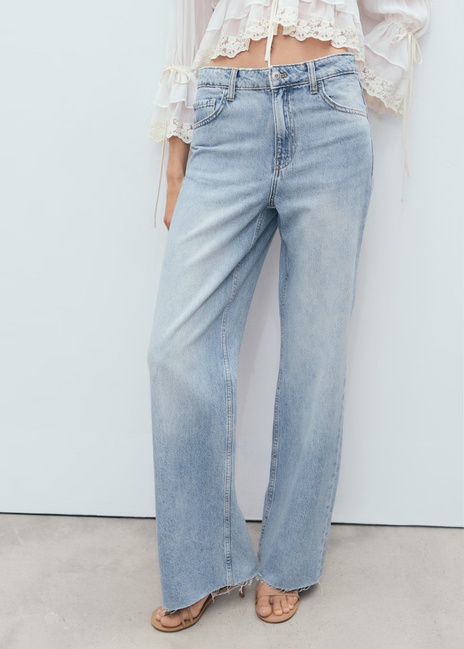 Жіночі сині джинси Mango артикул 17001207 TM 1 season Фото ракурс 1 - Жіночі сині джинси Mango артикул 17001207 TM 1 season