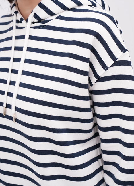 Фото ракурс 4 - Жіноче білe худі EQUILIBRI артикул W232 013 000 White FW2025