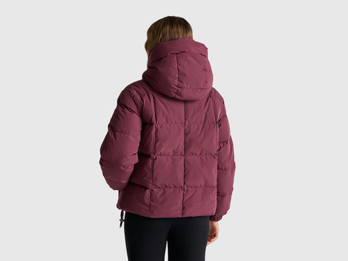 Фото ракурс 2 - Женская бордовая куртка Benetton артикул 22T6DN086 1D3 25A