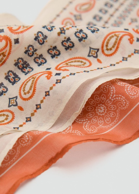 Женский молочный шарф Mango артикул 17042543 05 1 season Фото ракурс 2 - Женский молочный шарф Mango артикул 17042543 05 1 season