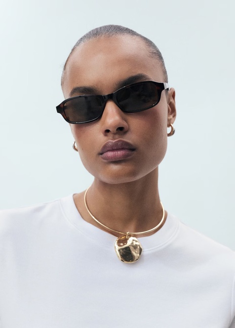 Женская белая футболка Mango артикул 17021197 01 1 season Фото ракурс 4 - Женская белая футболка Mango артикул 17021197 01 1 season