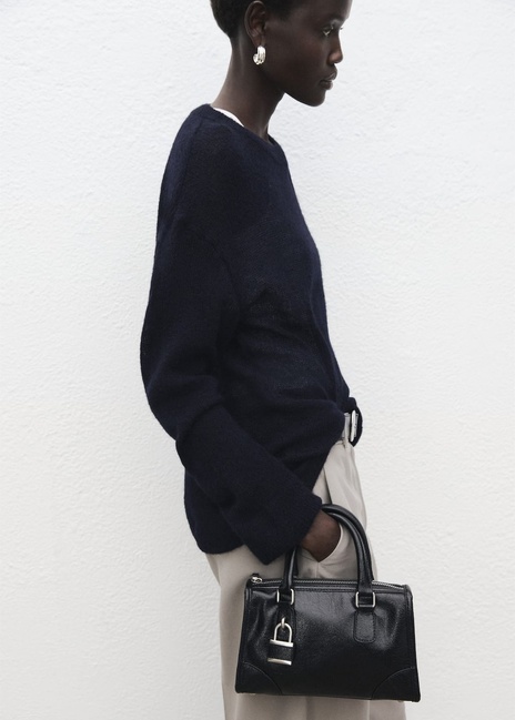 Женский синий джемпер Mango артикул 17005851 69 1 season Фото ракурс 4 - Женский синий джемпер Mango артикул 17005851 69 1 season