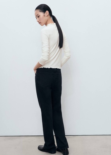 Фото ракурс 2 - Женская белая водолазка Mango артикул 17055798 01 1 season