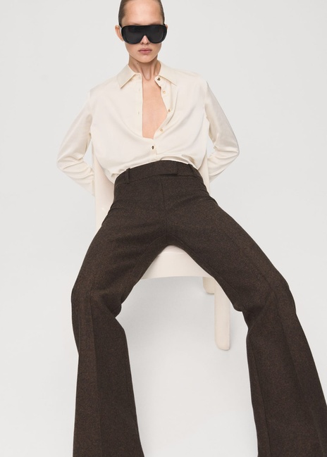 Женская молочная рубашка Mango артикул 27051274 05 2 season Фото ракурс 5 - Женская молочная рубашка Mango артикул 27051274 05 2 season