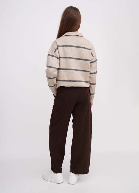 Женские коричневые брюки EQUILIBRI артикул W466 038 000 Brown FW2025 Фото ракурс 4 - Женские коричневые брюки EQUILIBRI артикул W466 038 000 Brown FW2025