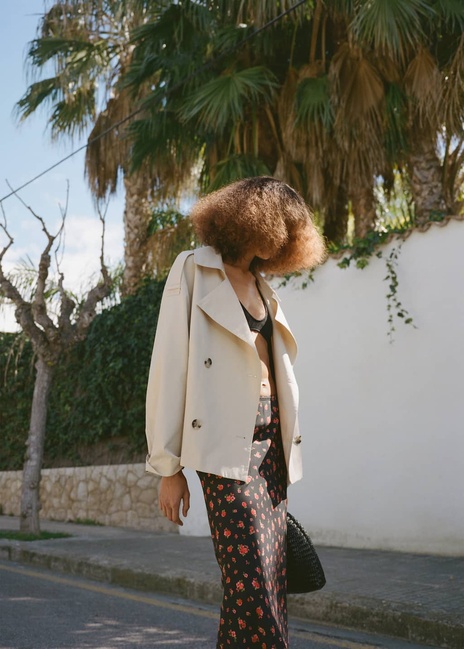 Жіноча чорна спiдниця Mango артикул 87077178 99 8 season Фото ракурс 5 - Жіноча чорна спiдниця Mango артикул 87077178 99 8 season