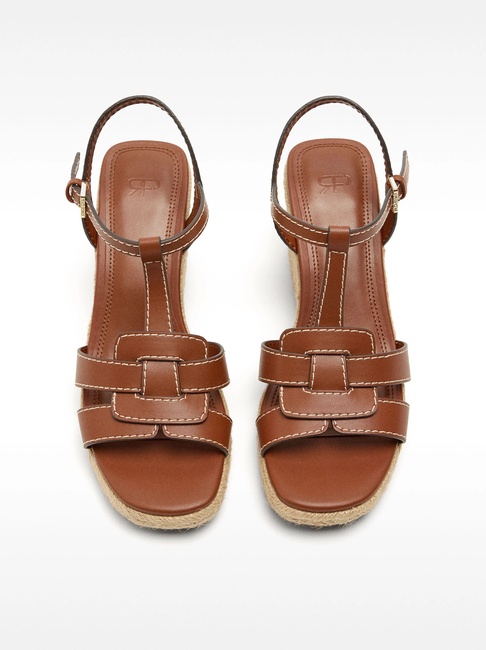 Женские коричневые босоножки Parfois артикул 231504 _CA SS2025 Фото ракурс 3 - Женские коричневые босоножки Parfois артикул 231504 _CA SS2025