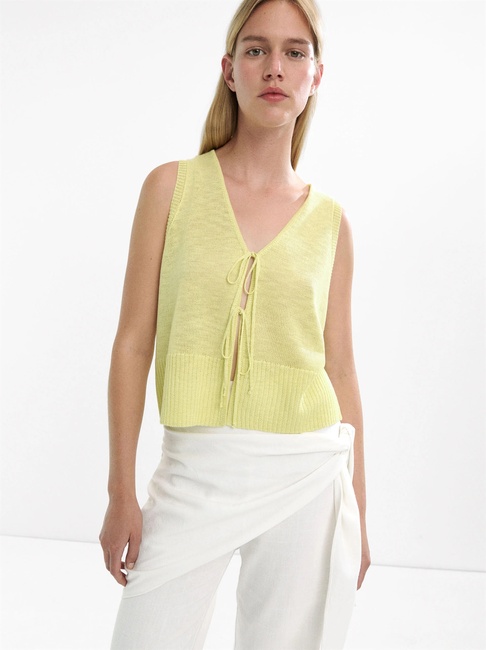 Жіночий зелений жилет Parfois артикул 231115 _LM FW2025 Фото ракурс 1 - Жіночий зелений жилет Parfois артикул 231115 _LM FW2025