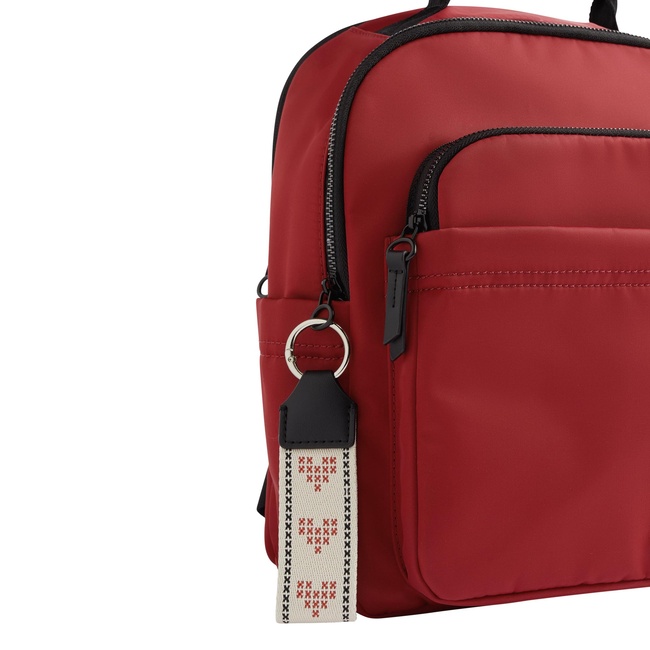 Женский красный рюкзак Parfois артикул 228708 _RD SS2025 Фото ракурс 3 - Женский красный рюкзак Parfois артикул 228708 _RD SS2025