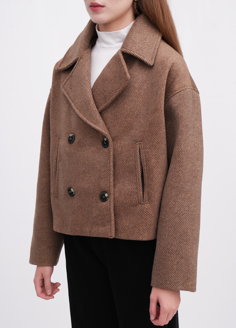 Фото ракурс 3 - Женское коричневое пальто EQUILIBRI артикул BW173001 000 Mocco FW2025