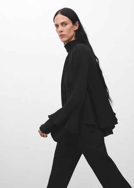 Фото ракурс 3 - Женская черная блузка Mango артикул 17057812 99 1 season