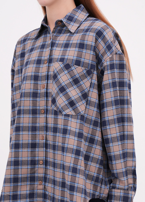 Женская синяя рубашка EQUILIBRI артикул W422 023 003 NAVY BLUE FW2025 Фото ракурс 3 - Женская синяя рубашка EQUILIBRI артикул W422 023 003 NAVY BLUE FW2025