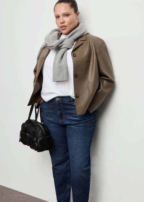 Женские синие джинсы Mango артикул 27011237 TO 2 season Фото ракурс 6 - Женские синие джинсы Mango артикул 27011237 TO 2 season