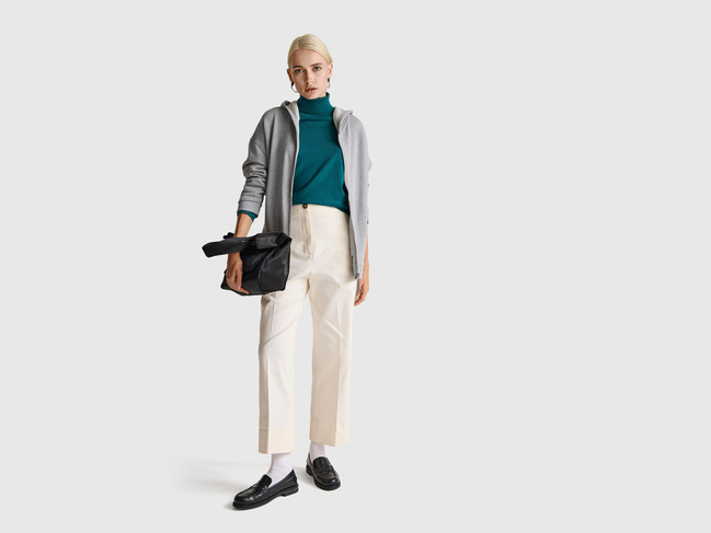 Фото ракурс 4 - Женская зеленая водолазка Benetton артикул 11AHD203Y 0C5 25A