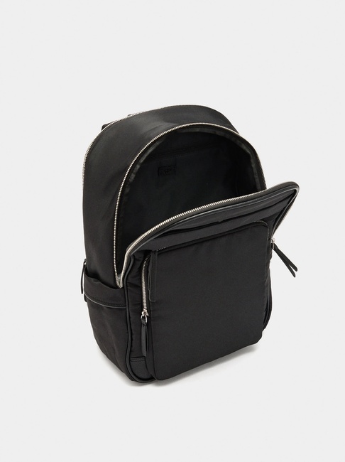 Фото ракурс 4 - Жіночий чорний рюкзак Parfois артикул 2416131 BKL FW2025