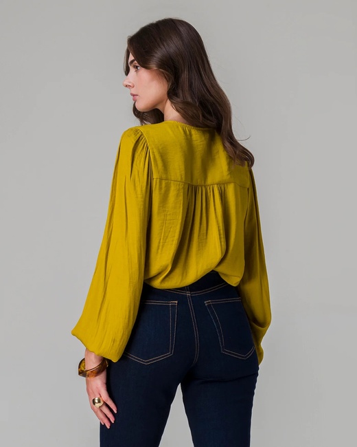 Женская желтая блузка Piazza Italia артикул 32715 light mustard SS2025 Фото ракурс 2 - Женская желтая блузка Piazza Italia артикул 32715 light mustard SS2025