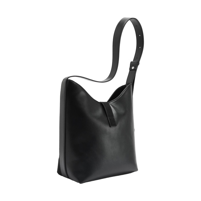 Женская серая сумка Parfois артикул 240748 _GY FW2025 Фото ракурс 2 - Женская серая сумка Parfois артикул 240748 _GY FW2025