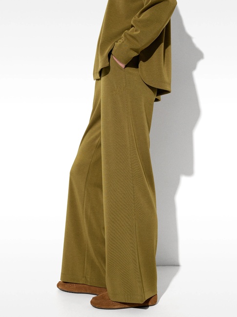 Жіночі зелені штани Parfois артикул 224864 _KK FW2025 Фото ракурс 3 - Жіночі зелені штани Parfois артикул 224864 _KK FW2025