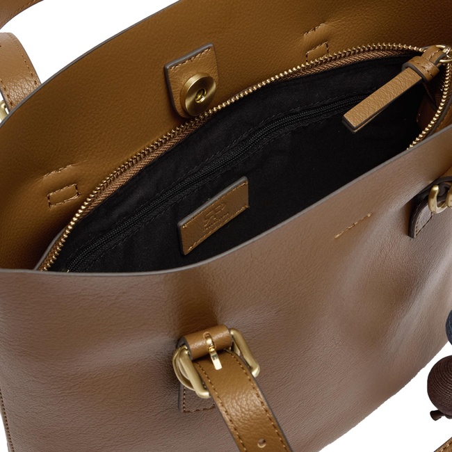 Жіноча коричнева сумка Parfois артикул 233298 _CA FW2025 Фото ракурс 4 - Жіноча коричнева сумка Parfois артикул 233298 _CA FW2025