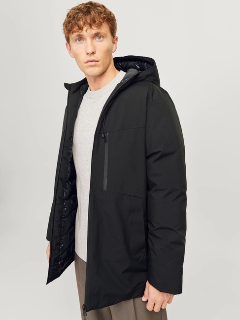 Фото ракурс 7 - Мужская чёрная куртка Jack & Jones  артикул 12256884 Black FW2024