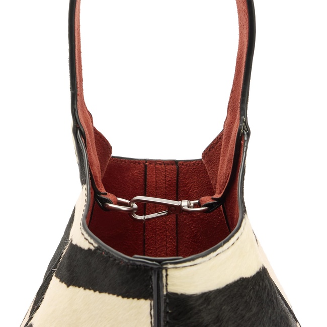 Женская черная сумка Parfois артикул 243291 _BK SS2026 Фото ракурс 3 - Женская черная сумка Parfois артикул 243291 _BK SS2026