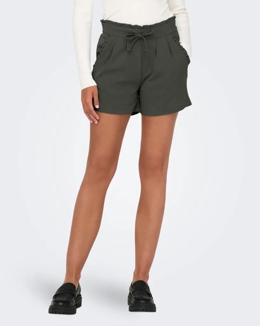 Жіночі зелені шорти Only артикул 15200311 Kambaba SS2025 Фото ракурс 1 - Жіночі зелені шорти Only артикул 15200311 Kambaba SS2025