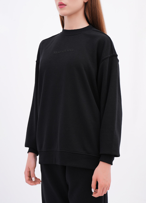 Жіночий чорний світшот EQUILIBRI артикул W291 040 100 Black FW2025 Фото ракурс 3 - Жіночий чорний світшот EQUILIBRI артикул W291 040 100 Black FW2025