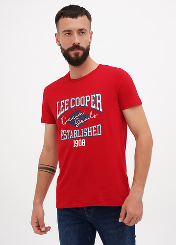 Фото ракурс 1 - Чоловіча червона футболка Lee Cooper артикул LCM244-1010 CHILI PEPPER FW2024