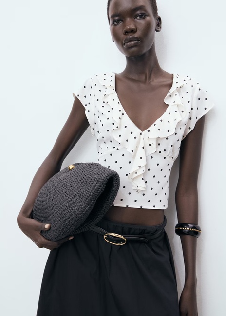 Фото ракурс 1 - Жіноча молочна блузка Mango артикул 17062897 02 1 season